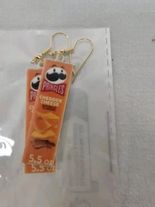 Pendientes colgantes de novedad Pringles queso cheddar nuevos con etiquetas - Imagen 1 de 1