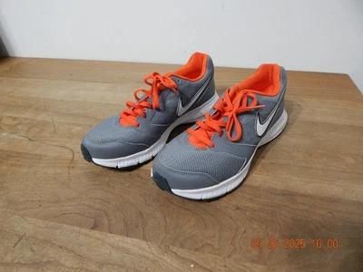 Size 8.5 - Woman's Nike Downshifter 6 Gray/Coral Running Shoe - Image 1 of 4