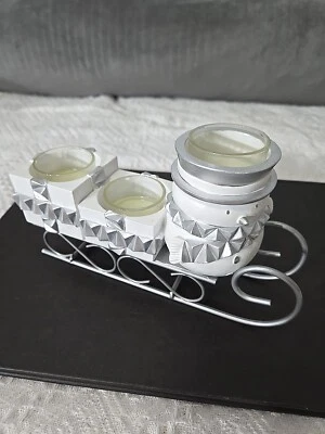 Jack Frost & Presents Tealight, Candelabro Votivo en un Trineo de 3 Soportes Foto 1 de 4