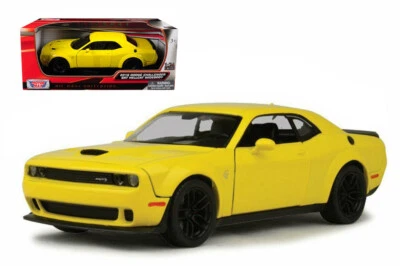  MOTORMAX 1:24 2018 YELLOW DODGE CHALLENGER SRT HELICAT DIECAST MODEL 79350YLW - Image 1 of 4
