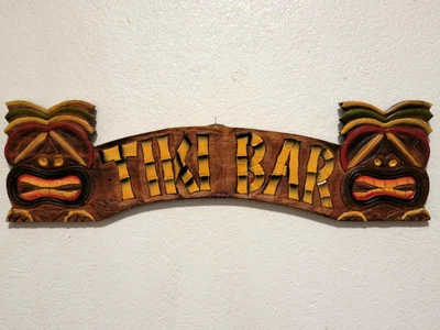 Letrero de pared colgante de barra Tiki de madera Dios hawaiano Ku 21x6 Foto 1 de 4