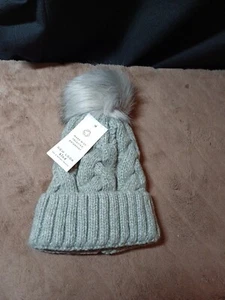 New Look Grey Silver Soft Chunky Cable Knit Faux Fur Pom-Pom Bobble Hat - Picture 1 of 6