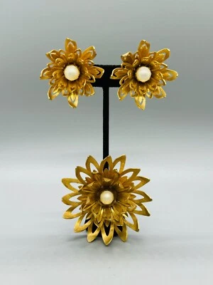Vtg Emmons Pin Brooch Earrings Signed Faux Pearl Flower Gold Tone Jewelry Set - Image 1 of 4