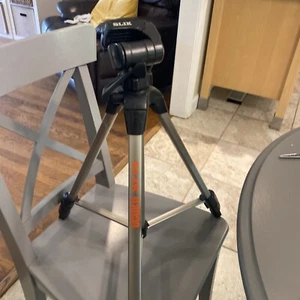 SLIK U2000 Tripod - Picture 1 of 3