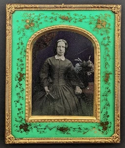 VICTORIAN FRAMED SEATED LADY QUARTER PLATE AMBROTYPE c1860's LETTERS PATENT - Picture 1 of 4