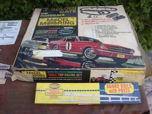 HO Road Race Golden Gate Model Motoring Race Set di Aurora (1966) NO AUTO - Foto 1 di 24