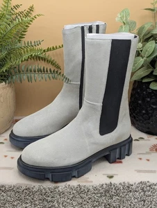 New Free People Brooks Chelsea Women's Size 37.5 US 7.5 White Boots - Picture 1 of 5