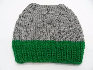 GRAY/GREEN - HAND KNITTED - BOY'S ONE SIZE - BEANIE HAT STOCKING CAP! - Picture 1 of 3