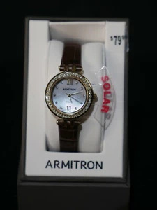 Armitron 75/5632MPGPBN solarbetriebene goldfarbene und braune Kroko-Korn Uhr - Bild 1 von 3