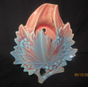 Vintage McCoy Pottery Wall Pocket Leaf & Berry Design 7” - Picture 1 of 3