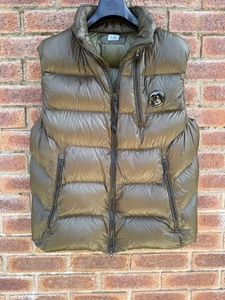 CP Company Direct Down (DD) Shell Lens Gilet Size 54 XL / XXL 24” P2P Khaki - Bild 1 von 13
