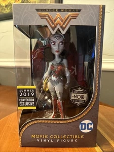 Wonder Woman Noir Edition Cryptozoic 2019 SDCC Exclusive Vinyl - Neu - Bild 1 von 13
