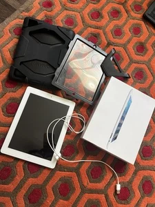 APPLE IPAD 2 MC989LL/A Wi-Fi 16gb White Working With Flaws See Details Box - Bild 1 von 7