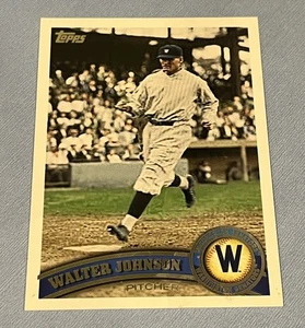 2011 Topps 300 Walter Johnson Photo Variation SP - Picture 1 of 2