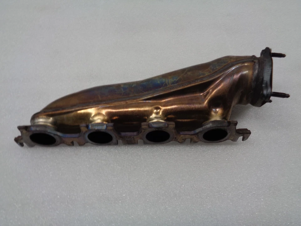 Colector de escape izquierdo del lado del conductor Audi A8 L 2011-2012 4,2 L OEM AK2410232 Foto 1 de 4