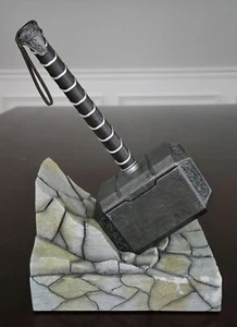 Gentle Giant Thor's Hammer Mjolnir Limited Edition Bookend #286/1200 - Picture 1 of 16