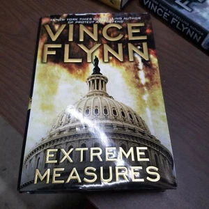Extreme Measures BY Vince Flynn Atria Books 10/2008 1st Edition 1st Printing - Picture 1 of 2