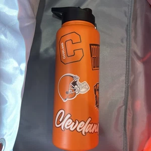 Botella de agua apagadora de acero inoxidable Cleveland Browns 34 oz nueva - Imagen 1 de 2