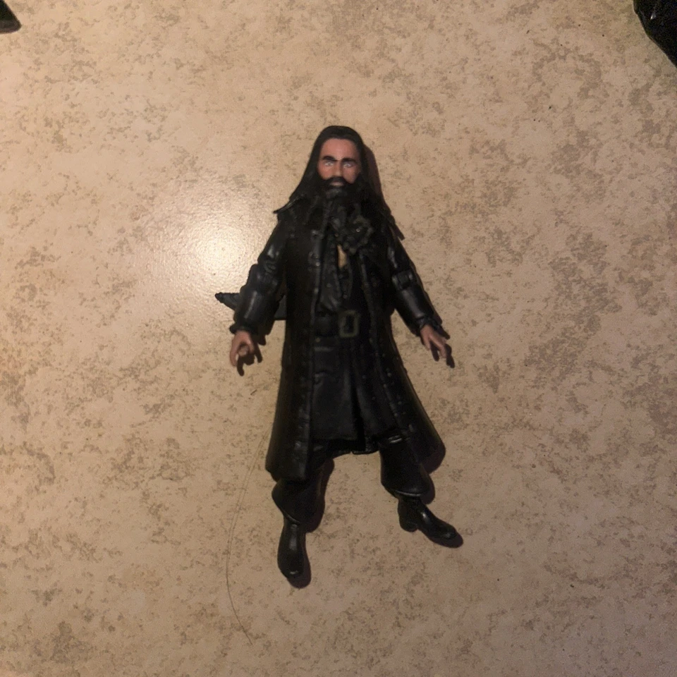 Disney Piratas del Caribe en mareas extrañas Barbanegra | 10 cm 4" de alto Foto 1 de 1