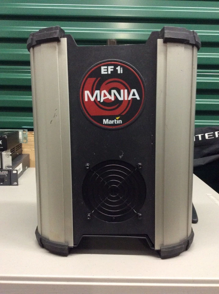 MARTIN MANIA EFi DJ LIGHTING EFFECTS UNIT - Image 1 of 4