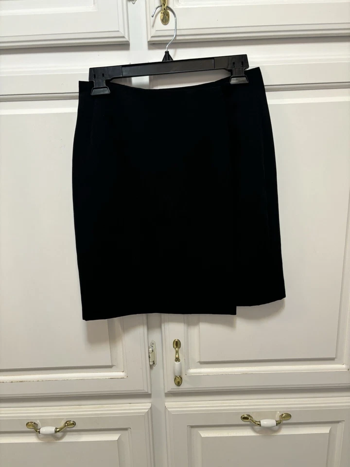 Falda deportiva Geoffrey Beene negra envolvente a presión para mujer talla 4” Foto 1 de 4