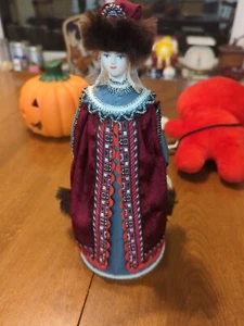 "Muñeca de arte popular hecha a mano Matreshka cono ruso de colección cara de porcelana pintada" - Imagen 1 de 22