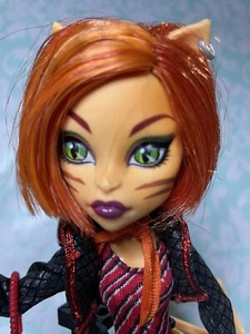 Monster High Mattel Toralei Stripe First 1st Wave Accessories Booklet Pet - Picture 1 of 7