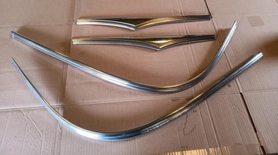 53 54 Chevy Pontiac 2 puertas techo rígido convertible aleta de tiburón cinturón línea bota bien adornada Foto 1 de 4