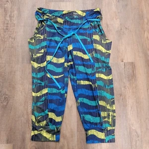 Reebok Play Jogginghose Sporthose kurze Länge blau grün geometrisch Größe L - Bild 1 von 9