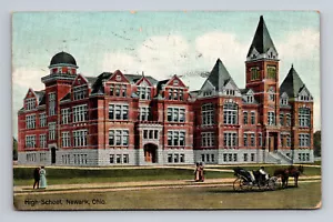 c1908 DB cartolina scuola superiore Newark Ohio OH carrozza cavalli moda - Foto 1 di 2