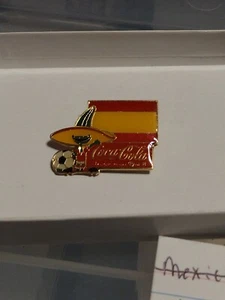 1984 Coca Cola Soda Soccer World Cup Spain Enamel Pin - Picture 1 of 3