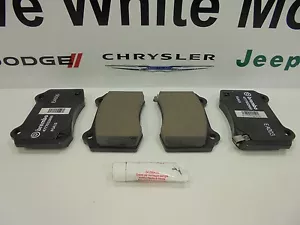 12-17 Jeep Grand Cherokee SRT8/SRT Rear Brake Pads Kit Brembo Mopar Genuine OEM - Picture 1 of 1