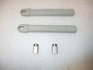 Two Evinrude Johnson Control Casing Guide 206408 With Retainer - Bild 1 von 4