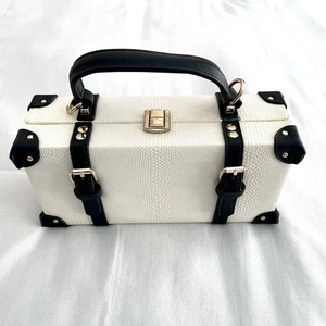 Like Dreams Womens Crossbody Purse Black White Luggage Style Clutch Pre Loved - Foto 1 di 16
