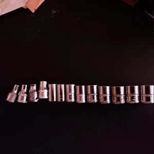 Juego de enchufes métricos a presión 1/4" Dr 13 piezas 4-15 mm - Imagen 1 de 4