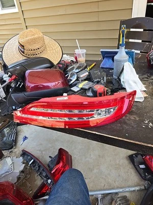 LINCOLN MKC 2015 - 2019 REAR RIGHT PASSENGER TAILLIGHT EJ7B-13A602-A OEM Foto 1 de 3