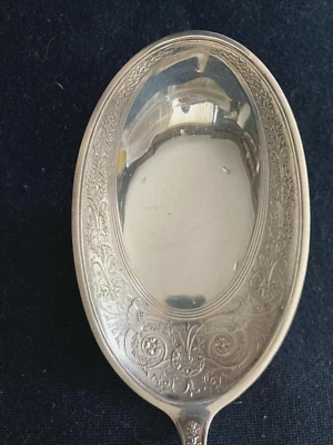 CUCHARA PARA SERVIR GORMAN WHITING & CO ARABESCA 9 PULGADAS CON TAZÓN H 2 1/2 X 3 3/4 PULGADAS Foto 1 de 4