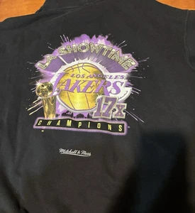 Los Angeles Lakers Showtime 17X Champions Mitchell & Ness Hoodie Large - Bild 1 von 4