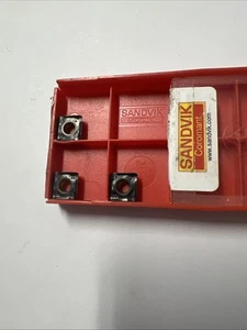 NEU 3 STÜCK SANDVIK COROMANT HARTMETALLEINSATZ 490R-08T308M-PM GRADE 4240 COROKEY - Bild 1 von 3
