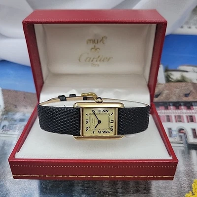 Auténtico manual Cartier Must de Tank vintage para damas con la caja limpio y elegante Foto 1 de 4