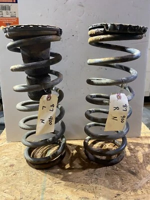 Molas dianteiras (par). Saab 900 1986-93 - Imagem 1 de 4