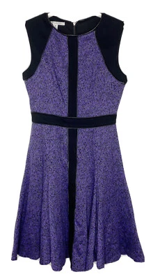 Vestido Maggy London Fit & Flare sin mangas tejido púrpura liso imitación cuero talla 4 Foto 1 de 4