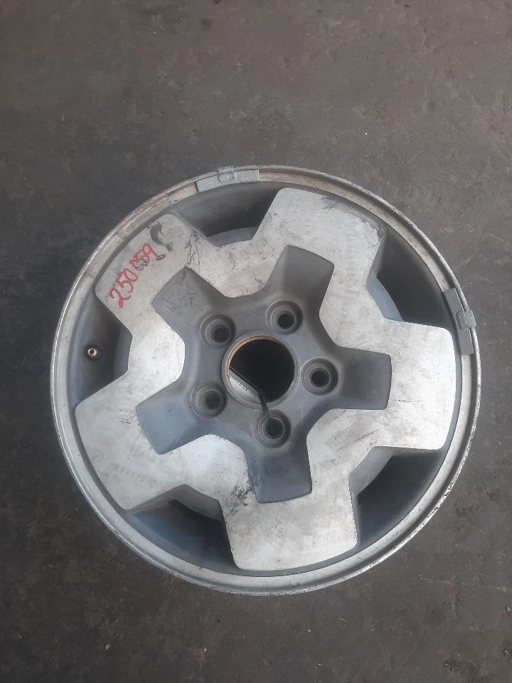 2000-2002 CHEVROLET BLAZER 2 DOOR Wheel 15x7 Aluminum OPT PA3 5 Spoke 12487569 - Image 1 of 4