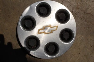 99-02 SILVERADO 1500, SUBURBAN 1500 AND TAHOE CHROME CENTER CAP 15004143 - Picture 1 of 3