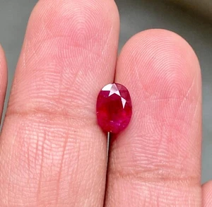 Piedra preciosa suelta corte ovalado rubí rojo sangre impecable natural de Mozambique 3,90 quilates - Imagen 1 de 6