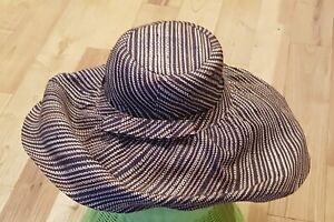 Ancien chapeau femme forme cloche  années 1950 / création modiste / 54