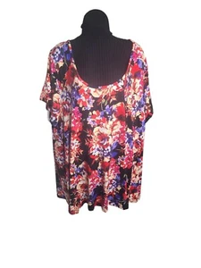 Camiseta Torrid Súper Suave Floral Columpio Cuello Redondo Talla Grande 4X - Imagen 1 de 11