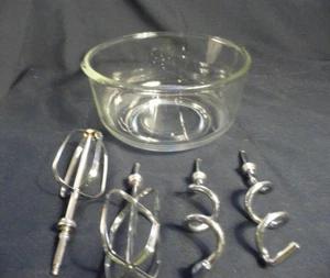 Vintage Oster Regency Küchencenter 9" große Glasschüssel, Rührbesen & Knethaken - Bild 1 von 4