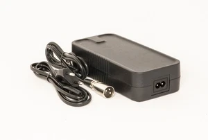 Cargador de batería 54,6V 3A XLR 3Pin para baterías 48V Li-Ion E-Bike Ebike Pedelec 3 Pin - Imagen 1 de 1