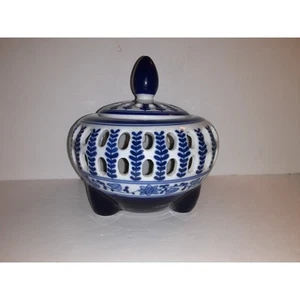 Bombay Company Blue & White China Potpourri Bowl with Lid - Picture 1 of 12